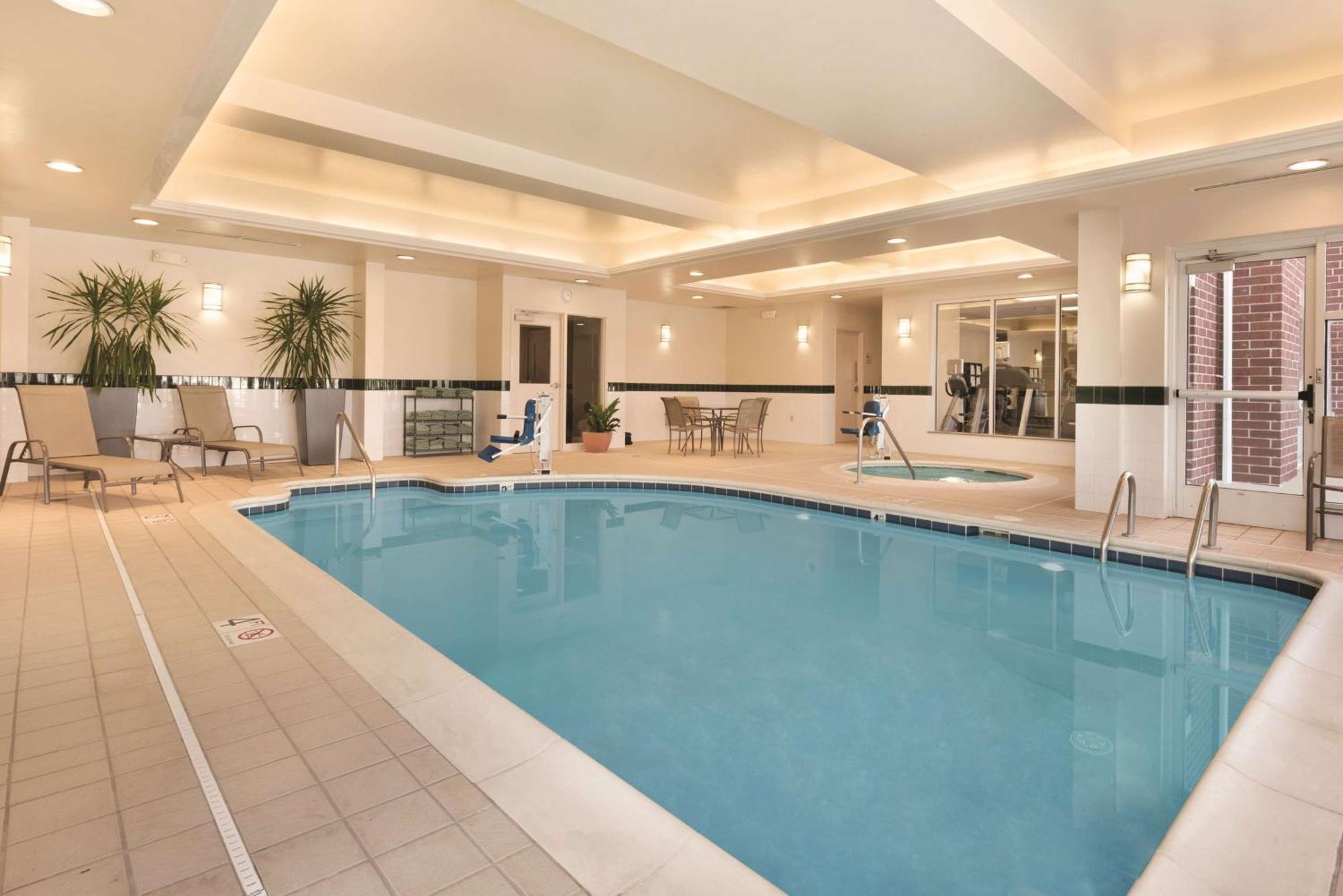 Hilton Garden Inn Akron-Canton Airport North Canton Εξωτερικό φωτογραφία